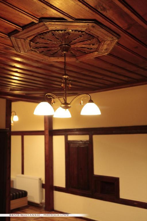 Guest House Bujtina Leon Korce Cameră foto